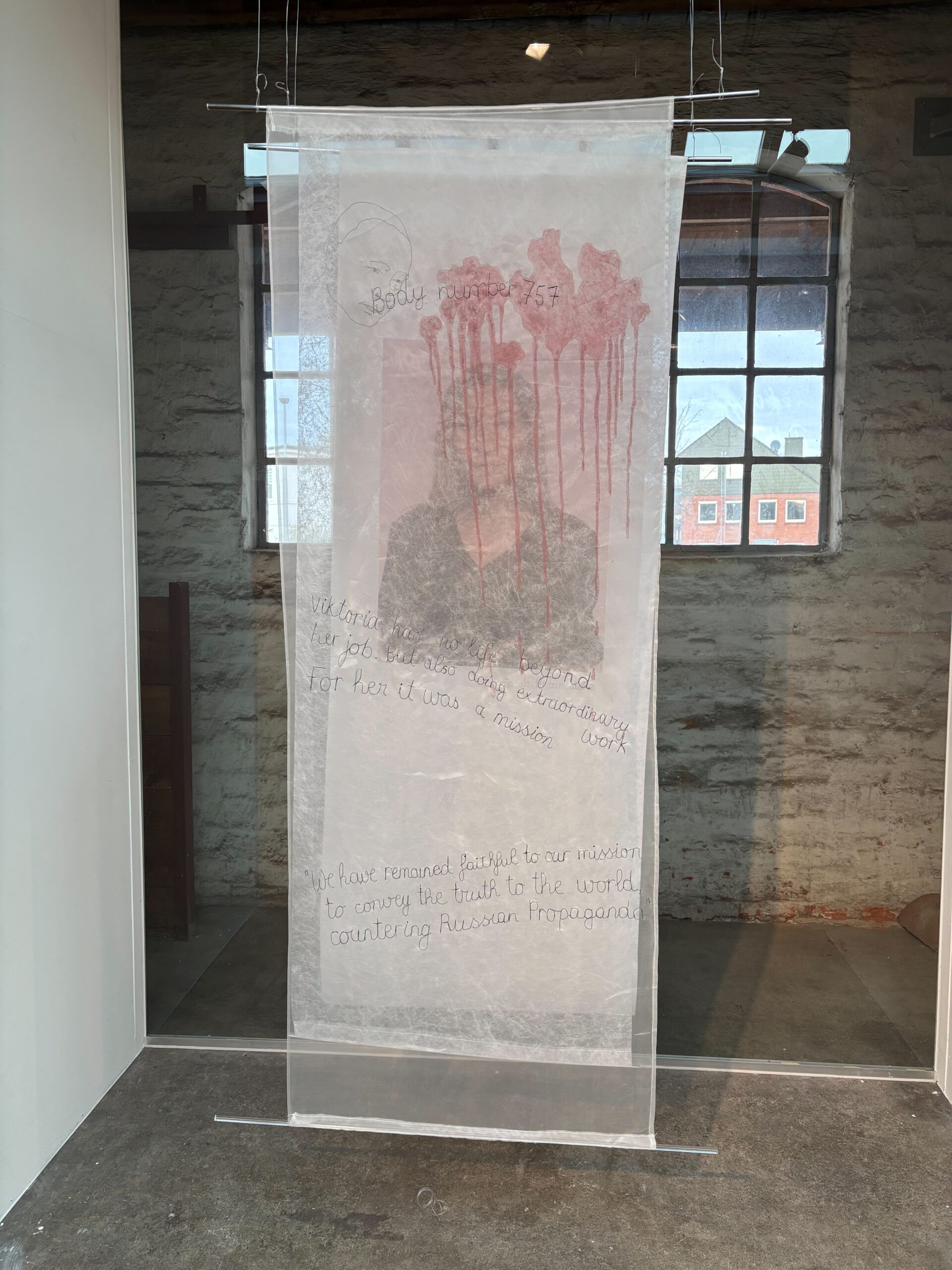 In Errinerung an Viktoria Roschtschyna, 190 x 72 x 25 cm, 2025