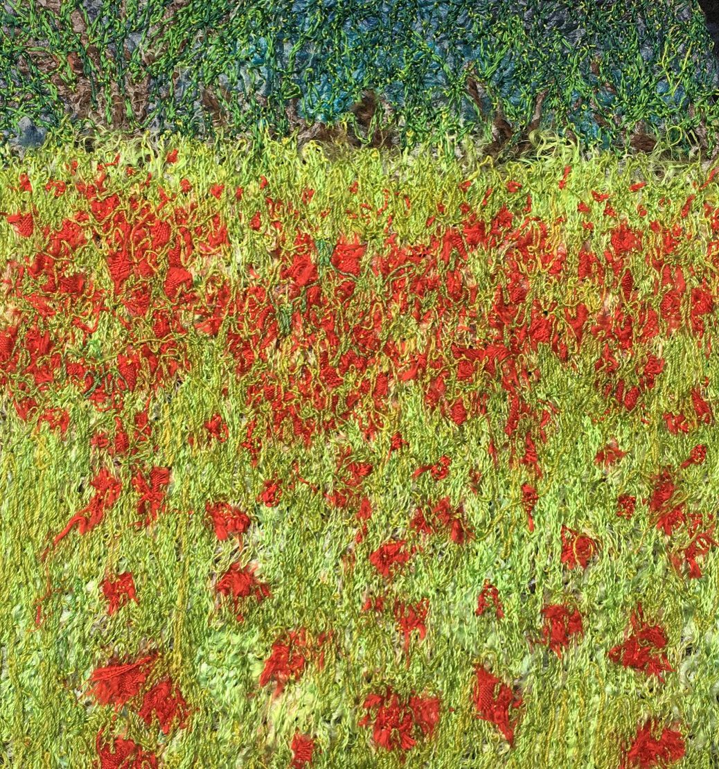 Abstraktes Landschaftsbild mit roten und grünen Farbakzenten.